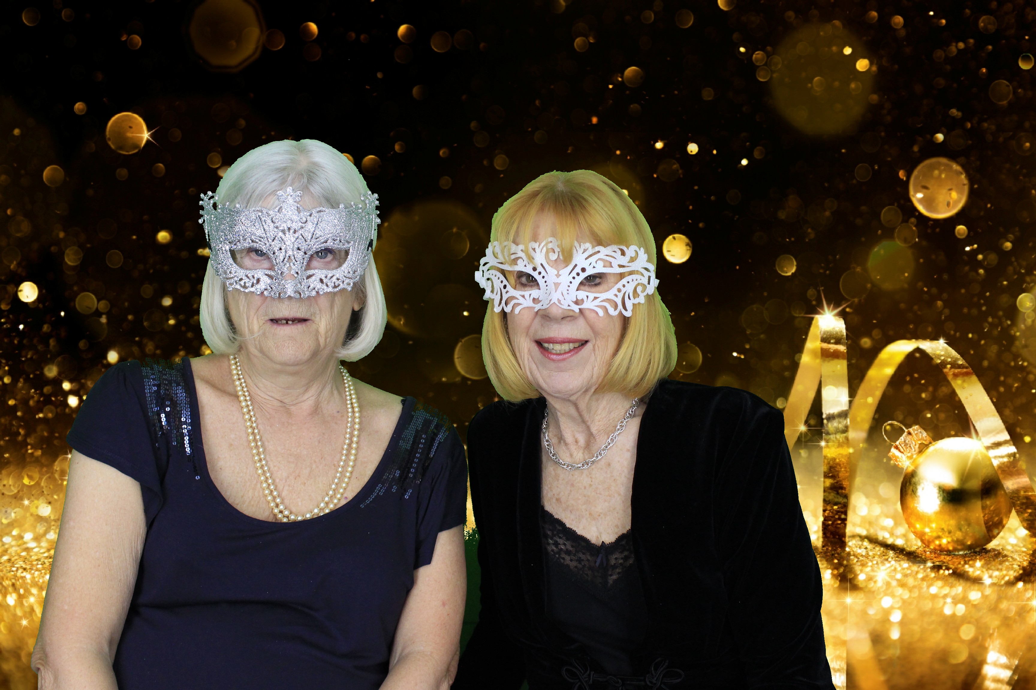 New Years Eve Party Silvermere | View more photos from the event at gallery.myphotoboothexperience.co.uk/u/MyPhotoBoothExperienceLtd/New-Years-Eve-Party-Silvermere